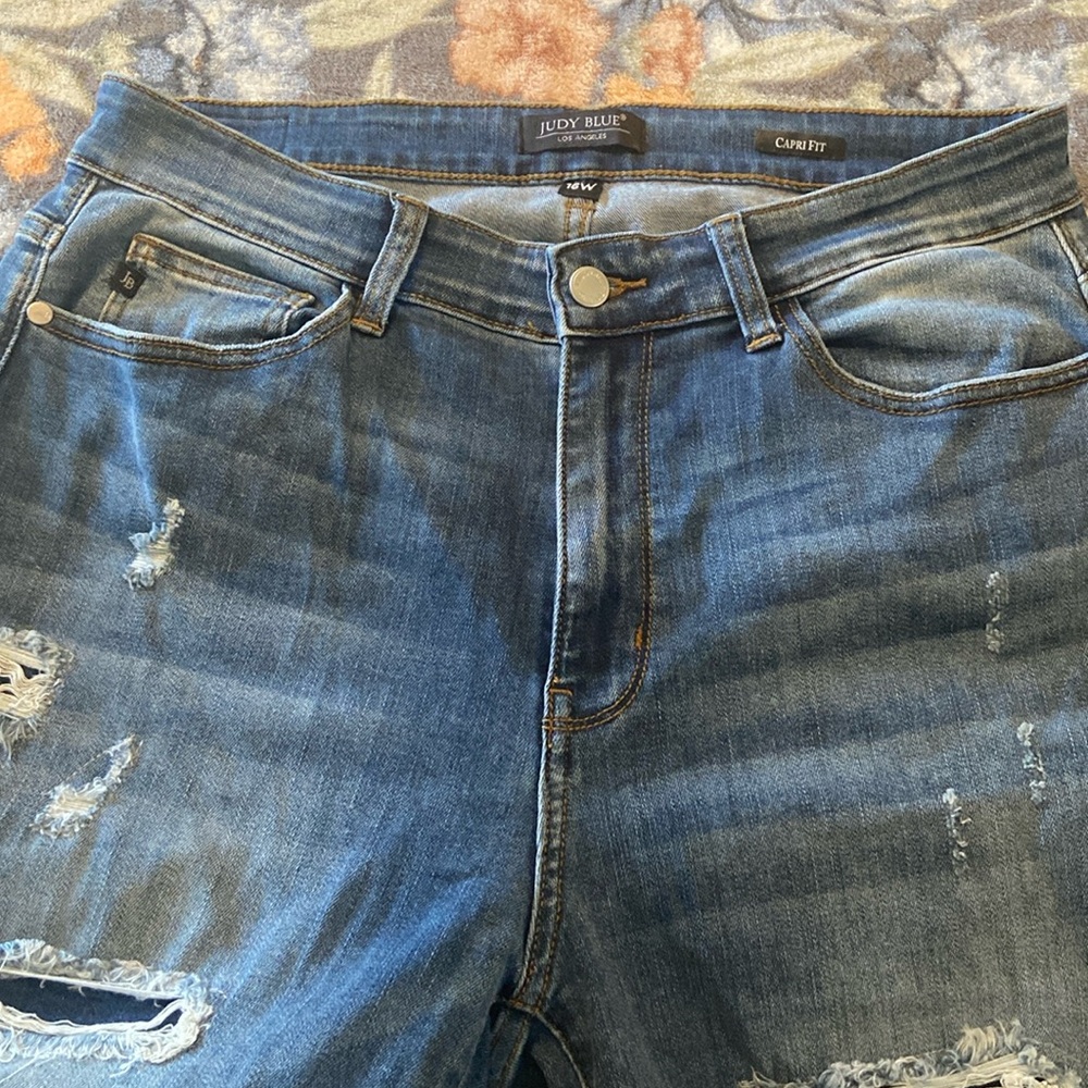 Judy Blue Capri’s